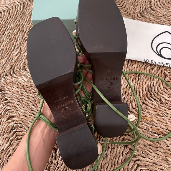 Brother Vellies Shoreline seashell sandals - Picture 7 of 7